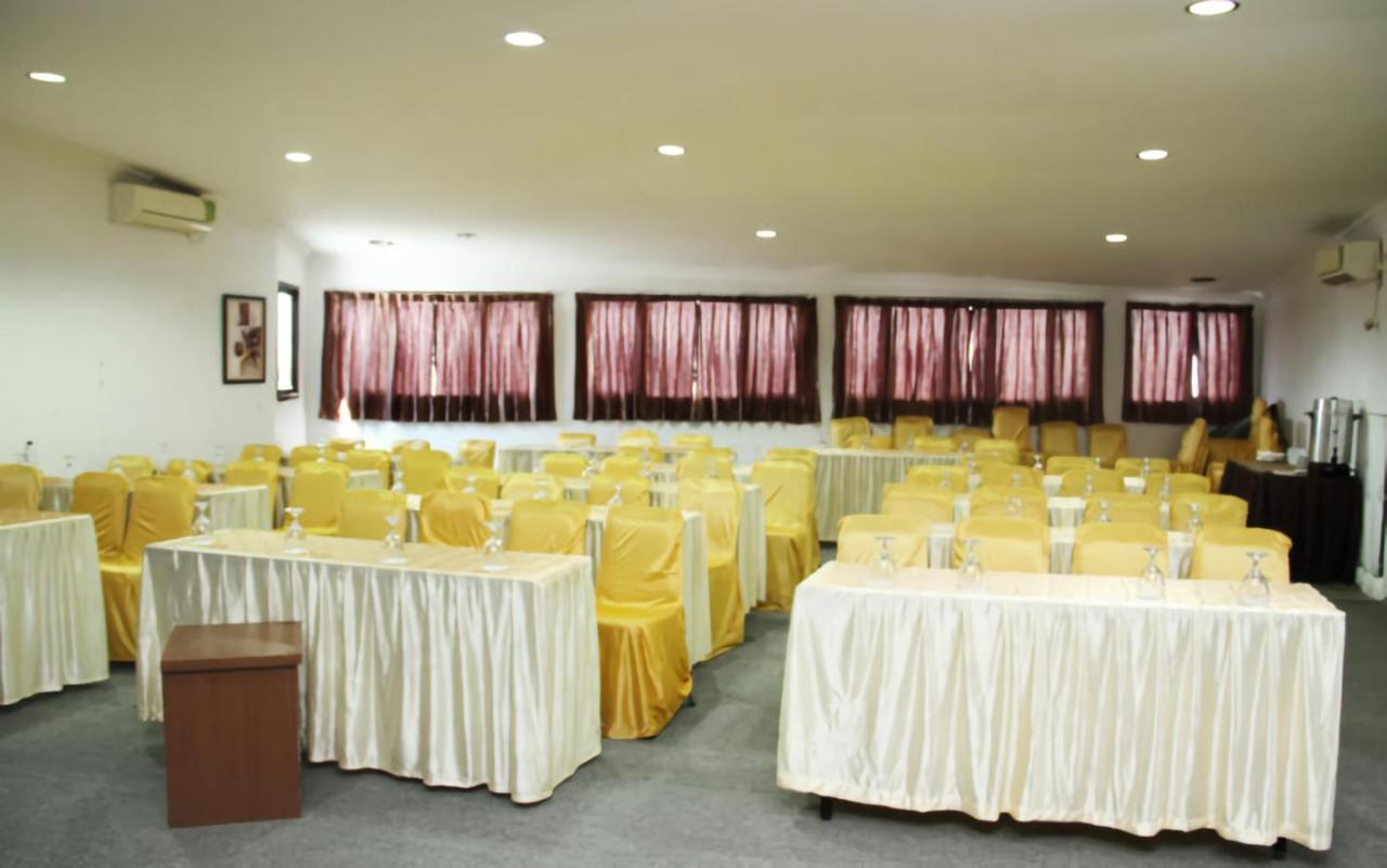 Al-Badar Hotel Syariah ماكاسار المظهر الخارجي الصورة